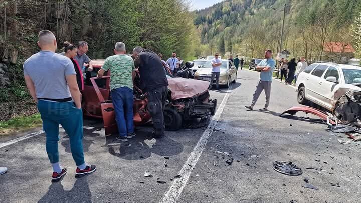 Teška nesreća na području općine Ilijaš: Tri osobe porvijeđene, saobraćaj obustavljen