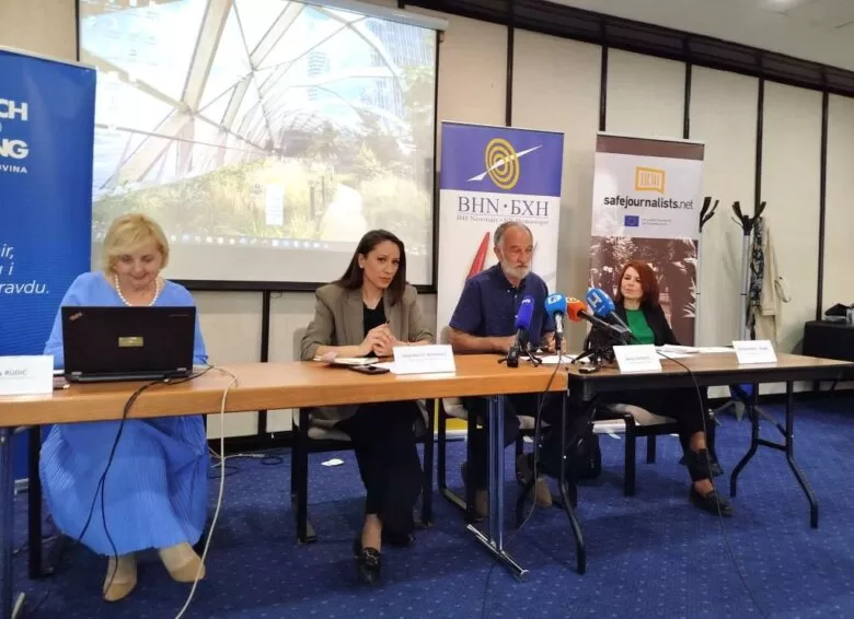 Građani BiH smatraju da prava novinara najviše krše političari i političke stranke