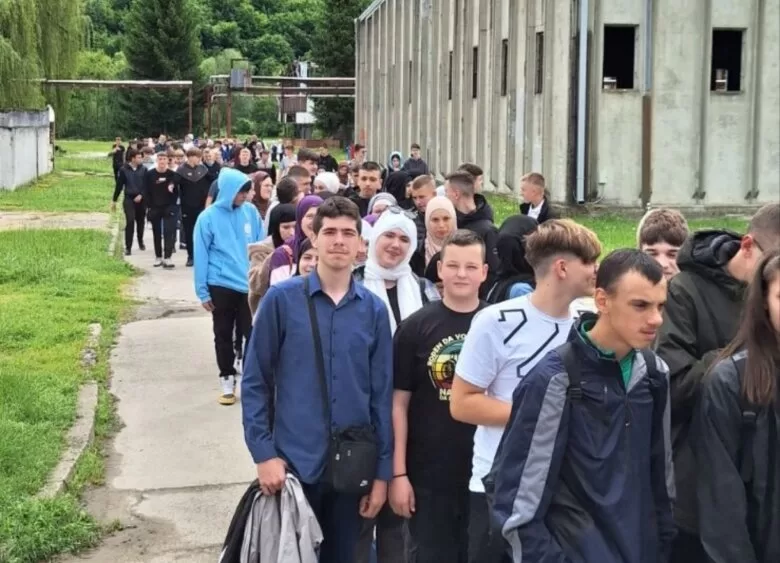 Ilijaški osnovci na edukativnoj posjeti Memorijalnom centru Srebrenica – Potočari