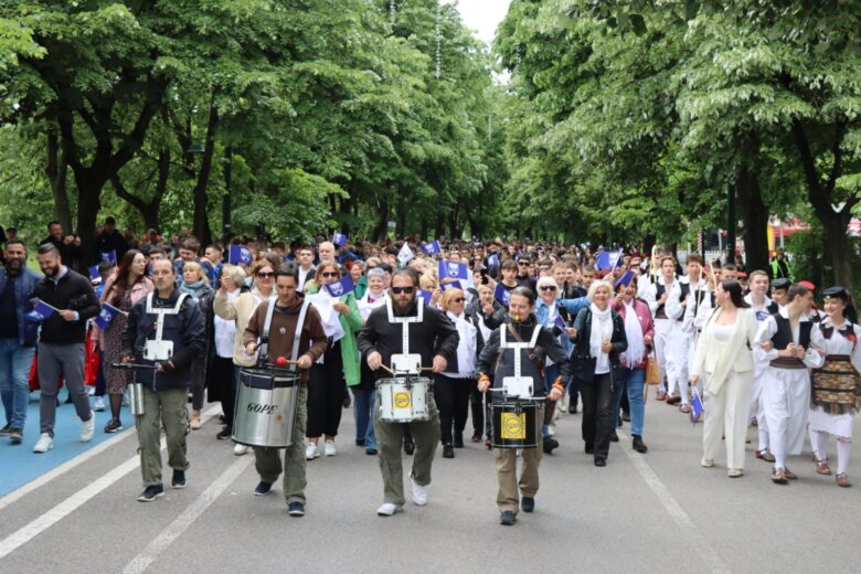 VELIKIM DEFILEOM OBILJEŽEN 16. MAJ – DAN OPĆINE NOVO SARAJEVO!