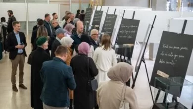 Putujuća izložba “Priče iz Srebrenice”, otvorena u Domu kulture Jajce.