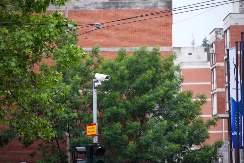 MUP KS postavlja kamere za evidentiranje nepropisnog zaustavljanja na 27 stajališta: Nema tolerancije za nepropisno parkiranje