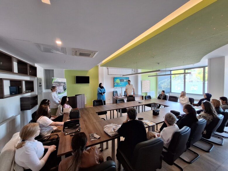 Počeo besplatan kurs engleskog jezika za 55 žena u organizaciji Općine Ilijaš i CEI NAHLA