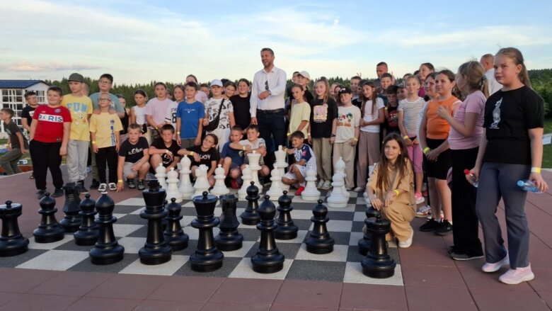 Načelnik Ilijaša Amar Dovadžija posjetio učenike u Ajdinovićima, podržavajući kreativno učenje