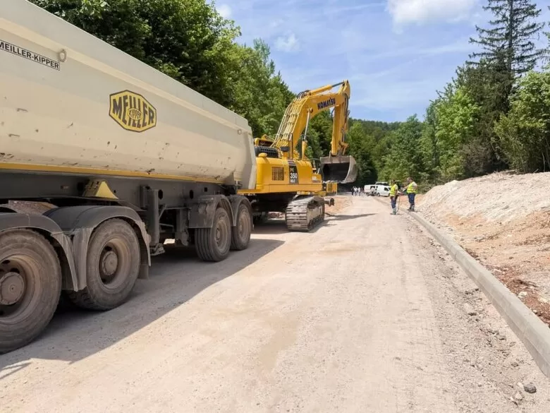 Ministar Šteta u obilasku radova na Bjelašnici: Radno je na četiri gradilišta
