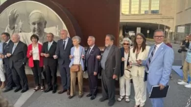 Srebrenici dodijeljena Mediteranska nagrada za mir i posvećen Totem mira u Napulju