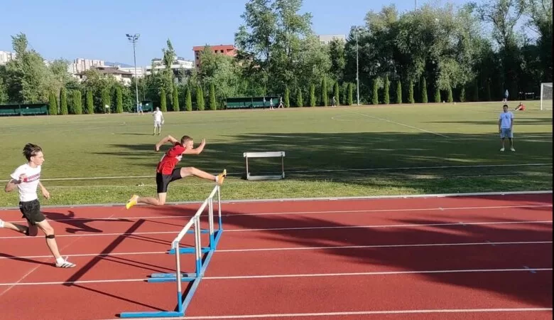 Senad Omanović iz Ilijaša istrčao državni rekord BiH U16 na 100 m s preponama
