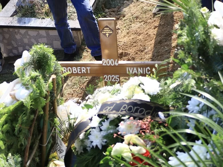Vječni ispraćaj Roberta Ivanića: Tragedija koja je potresla Ilijaš