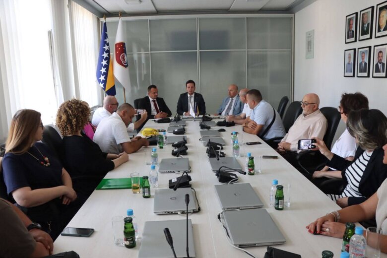 Zdravstveni radnici u KS dobili snažniju podršku – satnica veća za 10%!