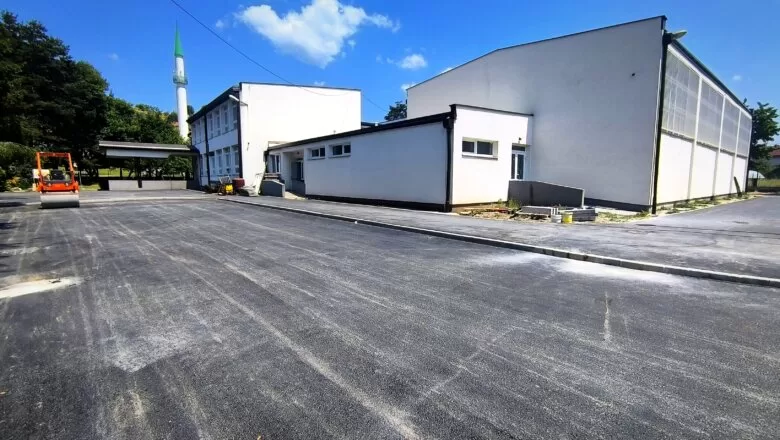 Asfaltirana višenamjenska sportska ploha u OŠ “Podlugovi” – Radovi u završnoj fazi