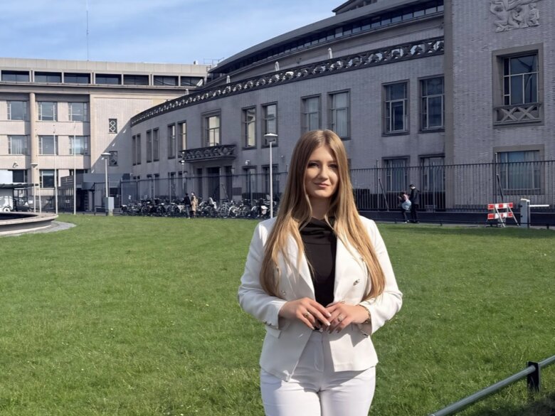 Emina Bešlija – mlada pravnica iz Sarajeva predstavlja Bosnu i Hercegovinu na prestižnom međunarodnom takmičenju u Haagu