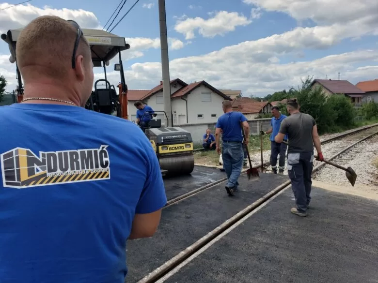 U toku sanacija pružnog prijelaza “INA 2” u Podlugovima