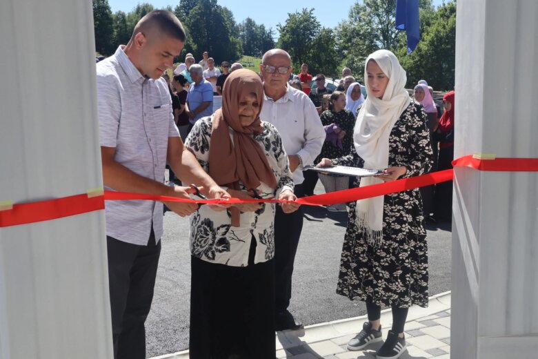 Svečano otvoreno Spomen obilježje šehidima i obilježen Dan herojskog otpora u Medojevićima