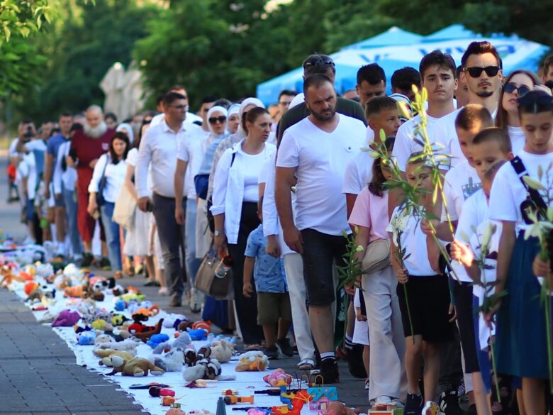 AM SDA Ilijaš poslala snažnu poruku sjećanja: Održan umjetničko-komemorativni program “Šapat tuge”