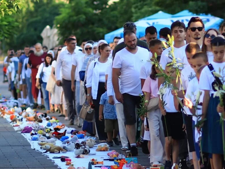 AM SDA Ilijaš poslala snažnu poruku sjećanja: Održan umjetničko-komemorativni program “Šapat tuge”