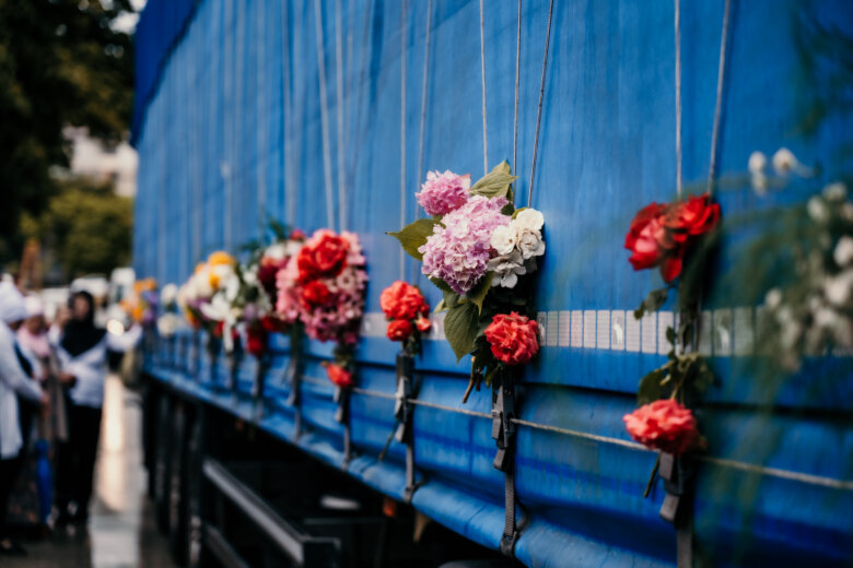 Tužna kolona s tabutima posmrtnih ostataka žrtava genocida u Srebrenici ispraćena iz Ilijaša