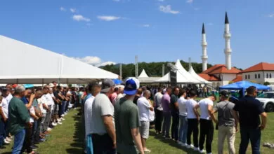 Klanjana dženaza za sedam žrtava u Memorijalnom centru Kamičani