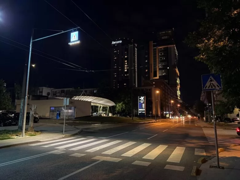 Veća sigurnost učesnika u saobraćaju: Počeli radovi na pješačkim prelazima u KS