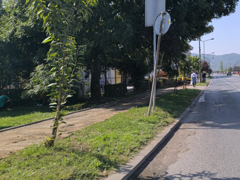 Počela rekonstrukcija pješačke staze pored zgrade Elektrodistribucije u Ilijašu