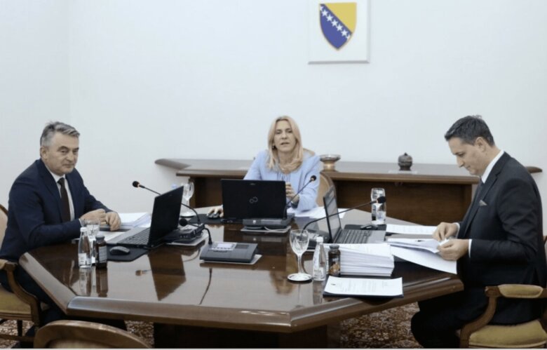 Glasovima Bećirovića i Komšića: Predsjedništvo BiH usvojilo budžet, osigurana sredstva za izbore za predsjednika RS