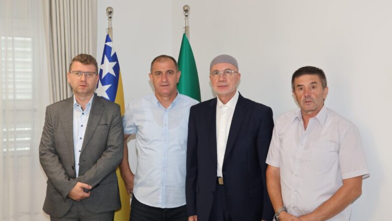 Muftija tuzlanski Vahid-ef. Fazlović primio predstavnike Udruženja “Preživjeli genocida 11. juli 1995.”