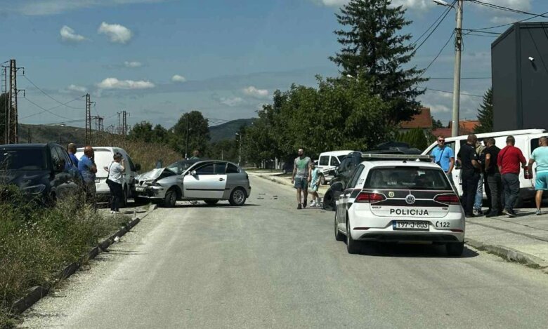 Saobraćajna nezgoda u Podlugovima: Sudar dva vozila