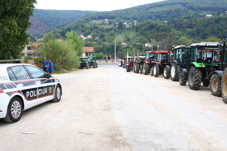 Kahriman: Dolazimo sa stotinjak traktora, gej paradu puštaju, a nas zabranjuju