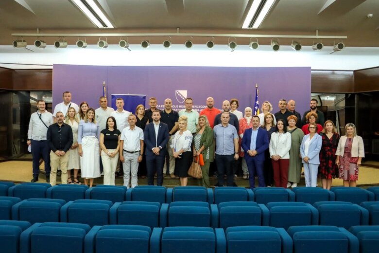 Ministar Delić: Centrima za socijalni rad 1,4 miliona KM za jačanje kadrovskih kapaciteta i brže rješavanje zahtjeva