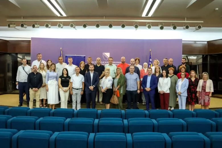 Ministar Delić: Centrima za socijalni rad 1,4 miliona KM za jačanje kadrovskih kapaciteta i brže rješavanje zahtjeva