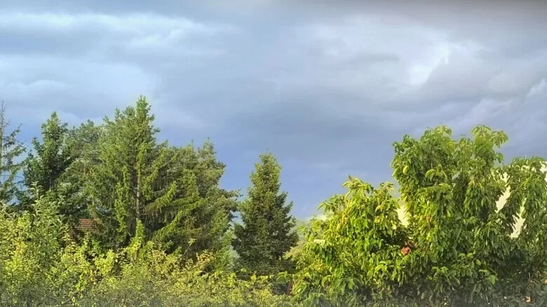 U BiH danas pretežno oblačno i nestabilno sa kišom, pljuskovima i grmljavinom