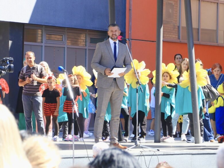 Ilijaš: Čestitka općinskog načelnika Amara Dovadžije povodom početka nove školske godine