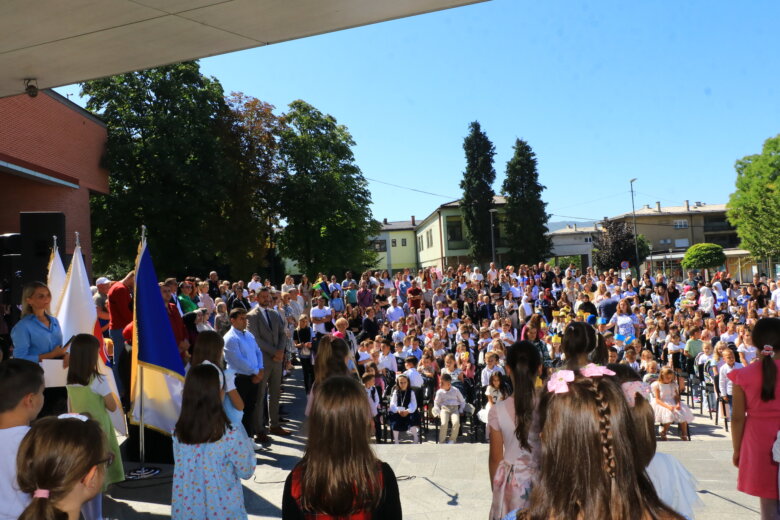 Svečani prijem i dodjela ruksaka sa priborom za 212 ilijaških prvačića