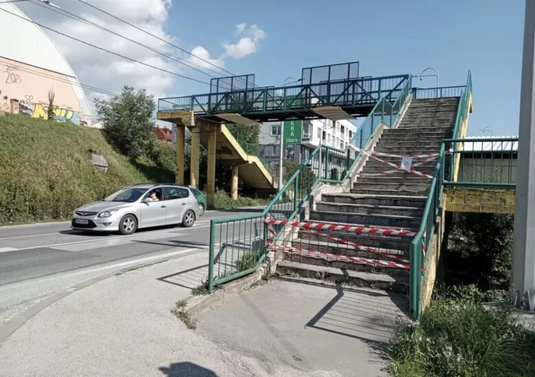 Federalni zastupnik zahtijeva hitnu sanaciju pasarele u Vogošći: “Građane izlažu riziku zbog 20.000 KM”