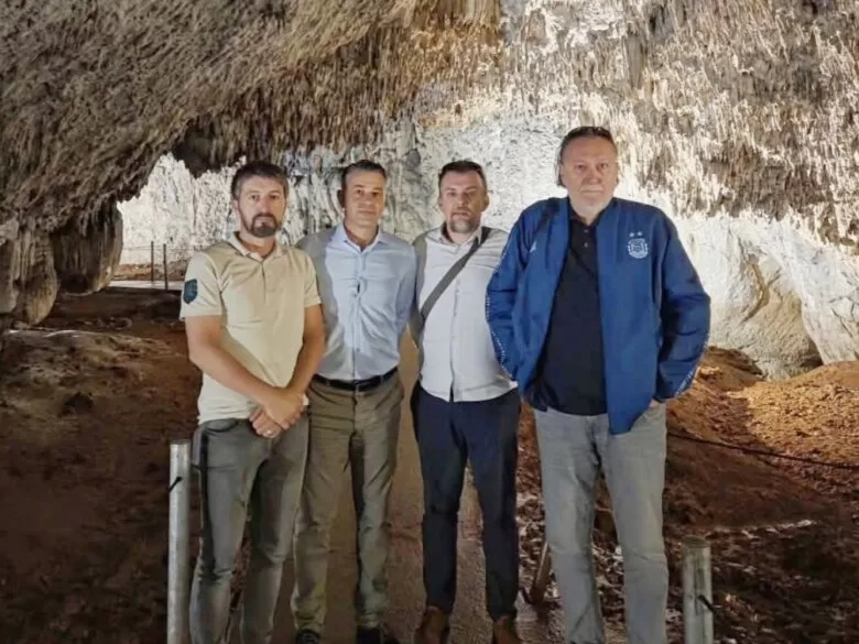 Ministar Pandurević posjetio Bijambare kod Ilijaša