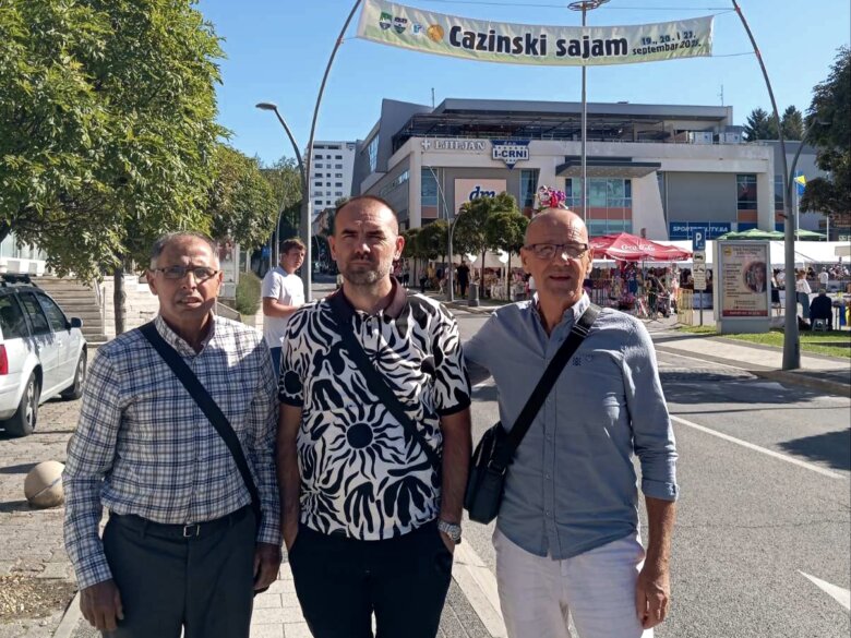 Cazin: Zlatne medalje ilijaškim pčelarima za kvalitet meda