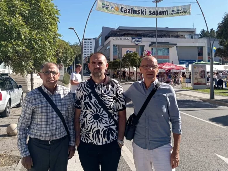 Cazin: Zlatne medalje ilijaškim pčelarima za kvalitet meda