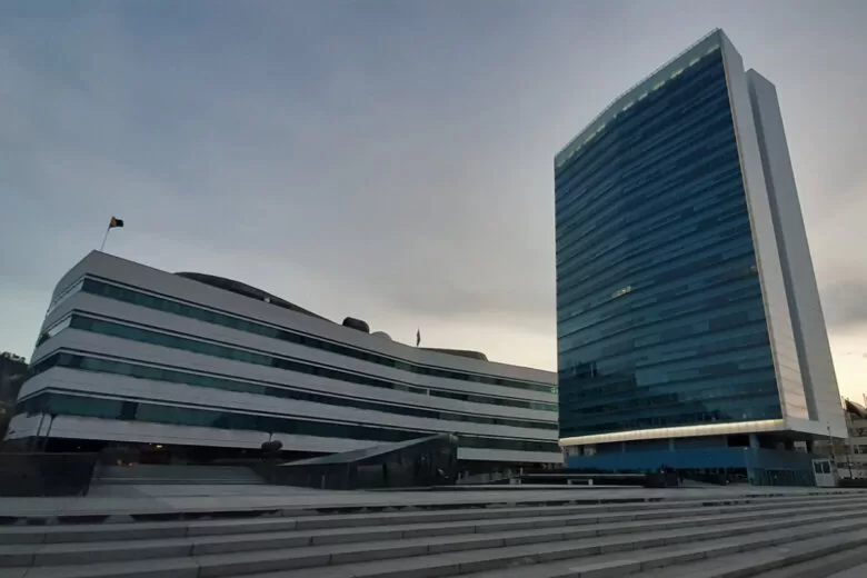 Državni službenici traže novčanu pomoć i usvajanje Budžeta,  najavili proteste i štrajk