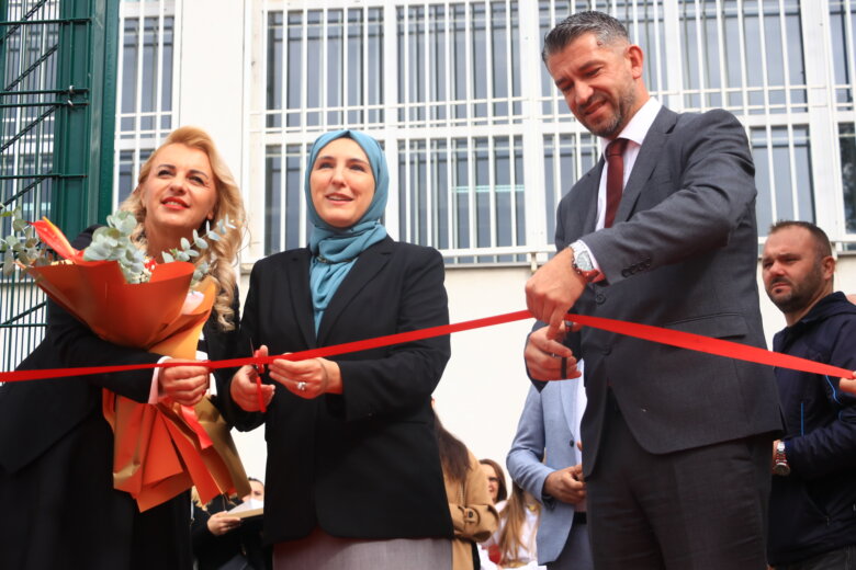 Otvoreno rekonstruisano sportsko igralište u Javnoj ustanovi Osnovna škola Podlugovi