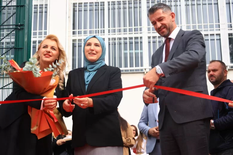 Otvoreno rekonstruisano sportsko igralište u Javnoj ustanovi Osnovna škola Podlugovi