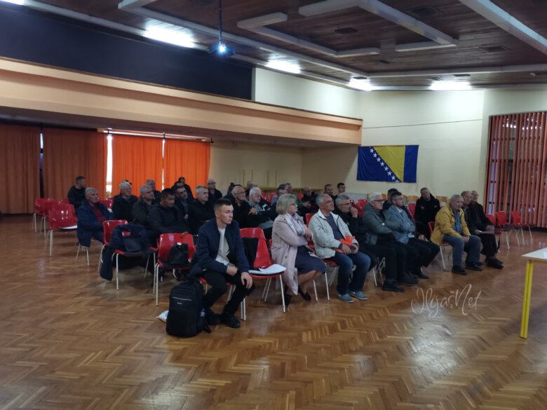 Elvir Čutura u Visokom održao predavanje za pčelare