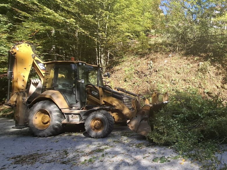 Uređenje putnog pojasa na dionici Donji Čevljanovići – Gajevi