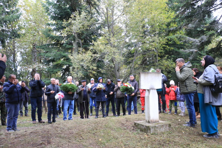 Na Moševićkom brdu obilježena 31. godišnjica pogibije heroja Hašima Spahića i Šemse Baručije