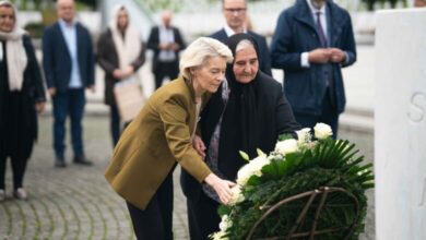 Prva zvanična posjeta: Ursula von der Leyen posjetila Memorijalni centar Srebrenica