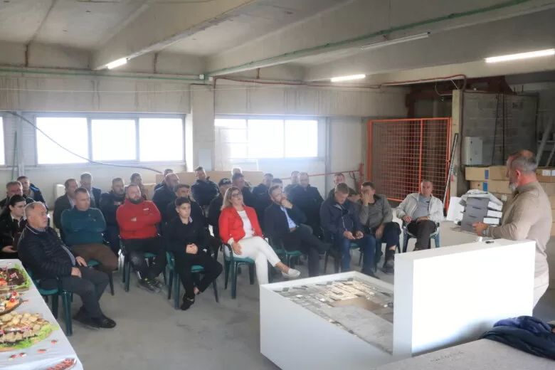 U prostorijama Liščevica Promet d.o.o. u Podlugovima održana prezentacija Kabola Heating Sistema