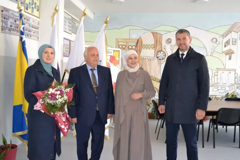 Zajedno za bolje obrazovanje: U Srednjem otvorena obnovljena školska biblioteka