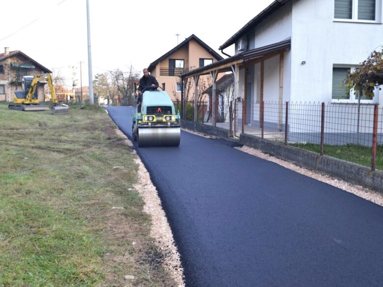 Asfaltiranje ulice Obala u MZ Podlugovi uz zajedničko sufinansiranje građana i Općine Ilijaš