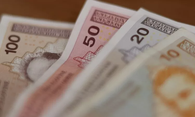 Danas počinje isplata naknada korisnicima po osnovu zaštite porodice s djecom u KS