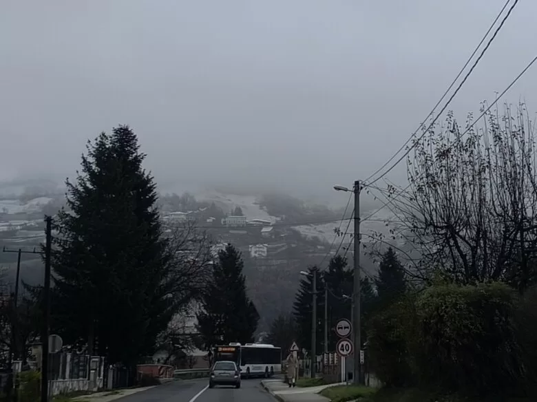 Danas oblačno vrijeme s povremenom kišom, dnevna temperatura do 14 stepeni