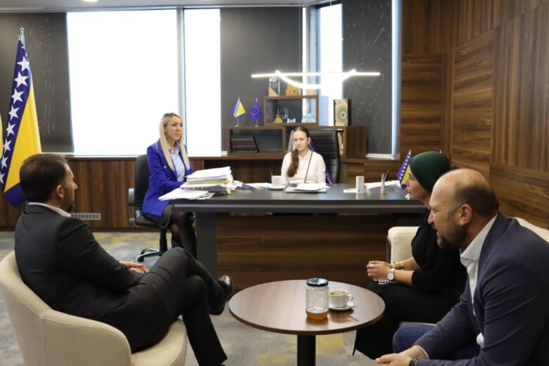 Federalno ministarstvo rada i socijalne politike obilježilo Međunarodni dan djeteta: Učenica Asja Cucak preuzela dužnost ministrice u okviru UNICEF-ove inicijative “Kids Takeover”