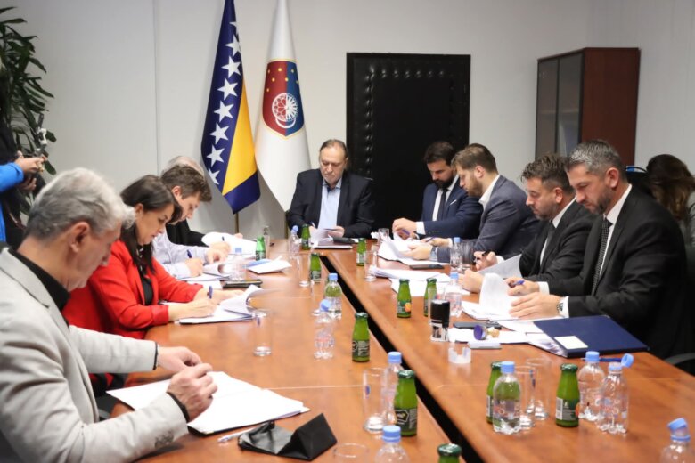 Ministar Pandurević: Više od sedam miliona KM za bolju komunalnu infrastrukturu, energetsku efikasnost, javnu rasvjetu i sanaciju objekata